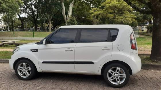 KIA SOUL 1.6 EX 16V FLEX 4P MANUAL KIA SOUL 1.6 EX 16V FLEX 4P MANUAL